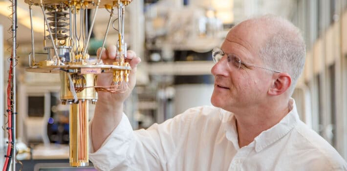 Kvantecomputere bliver den næste teknologiske revolution – forsker hædres med H.C. Ørsted guldmedalje